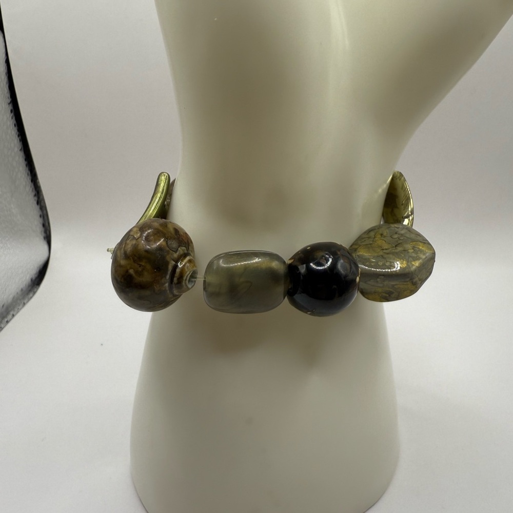 Women's Olive Green Shades Beads Stretch Bracelet With a Variety of Beads - Picture 3 of 4